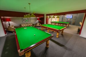 biggest-golden-club-billiard